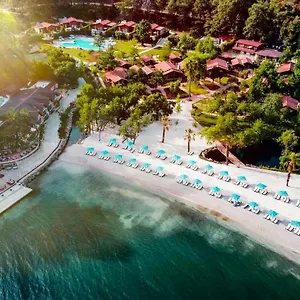 The Bay Club Отель